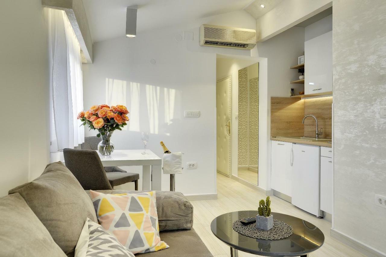 Apartments Zanetti 2 Pula Exterior photo