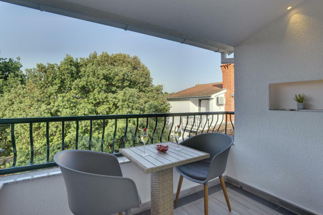 Apartments Zanetti 2 Pula Exterior photo