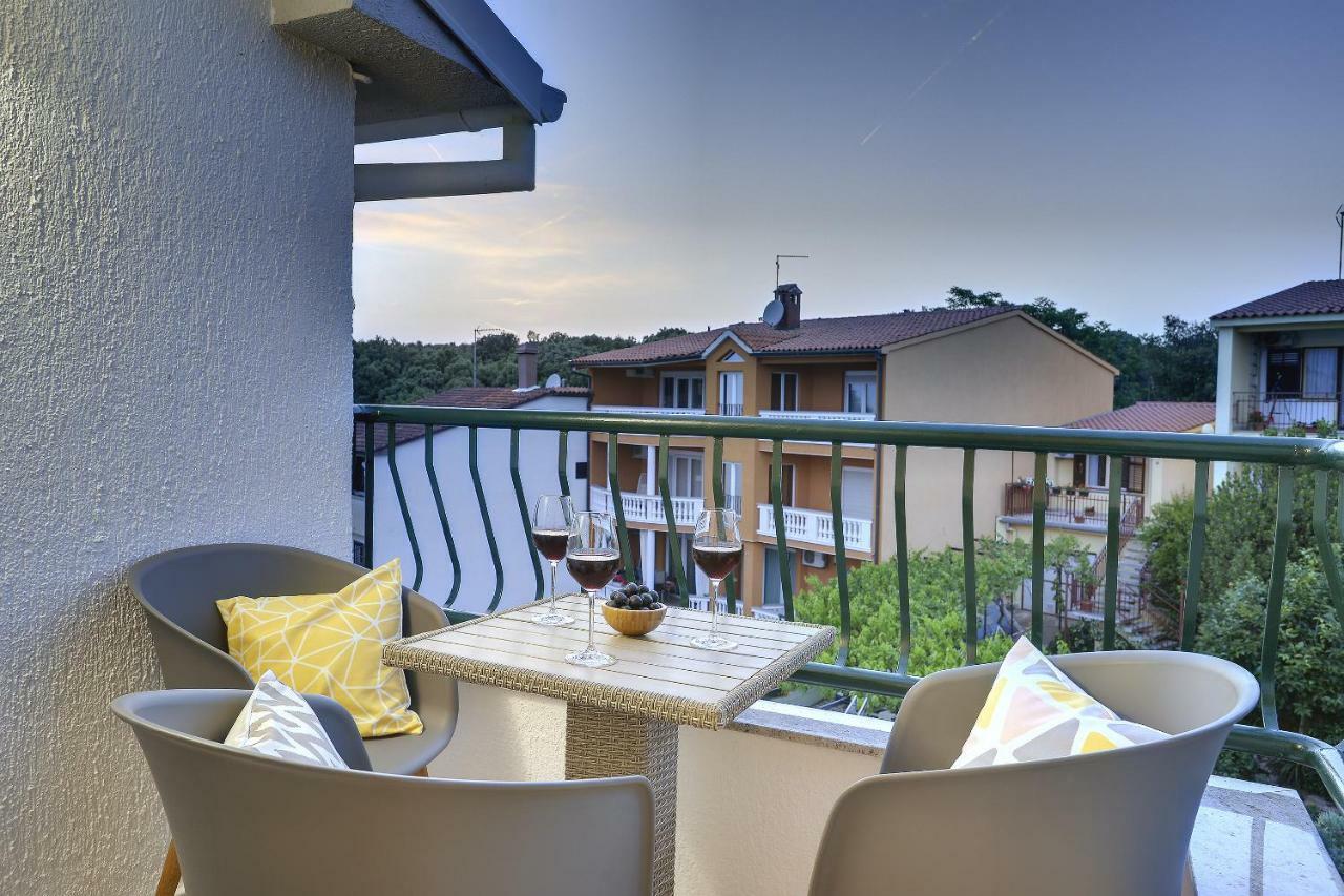 Apartments Zanetti 2 Pula Exterior photo